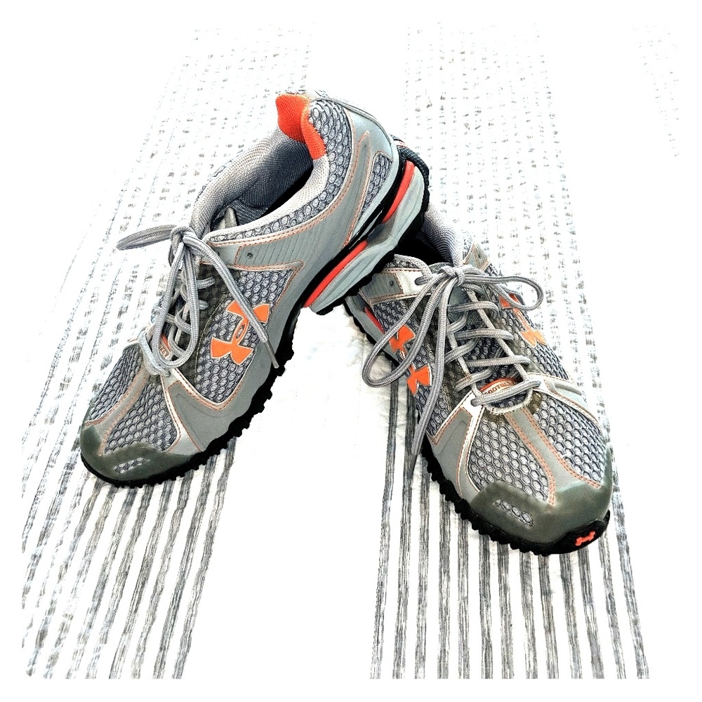 Men's UnderArmour Foot sleeve sneakers